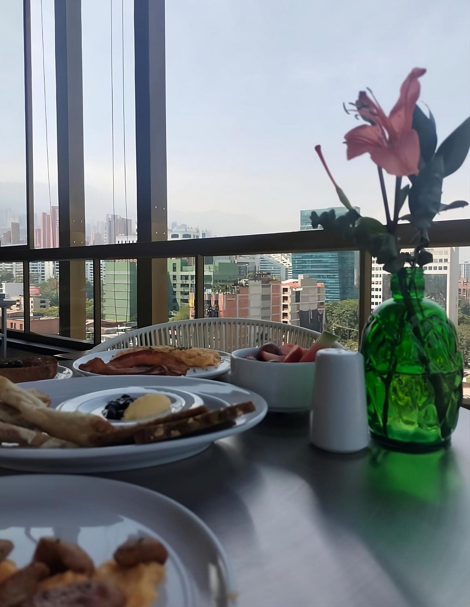 מדיין Golden Valley Hotel מראה חיצוני תמונה
